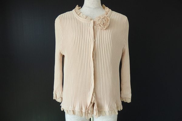 甘く上品なトゥービーシックのアンサンブルを買い取りました