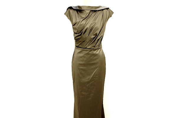 クールで洗練されたエスカーダのドレスワンピースを買取いたしました