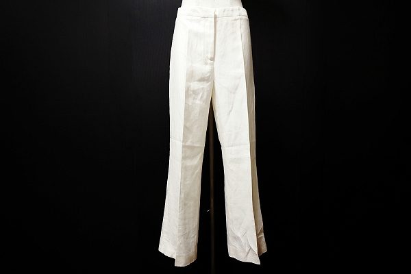 夏に映えるクールなアニオナの白いパンツを買取しました