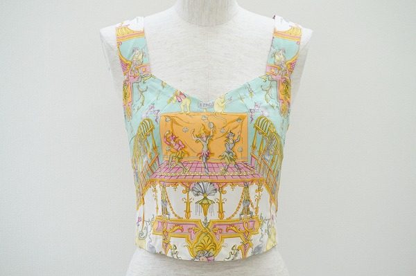 上品で絵画のような模様のエトロのタンクトップを買取いたしました