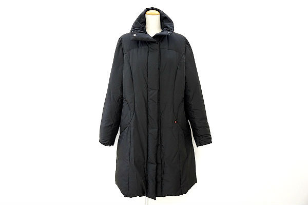 洗練されたシルエットのピッコーネのコートを買い取りました