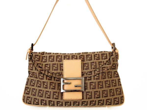 フェンディの定番、ズッカ柄のハンドバッグを買取いたしました