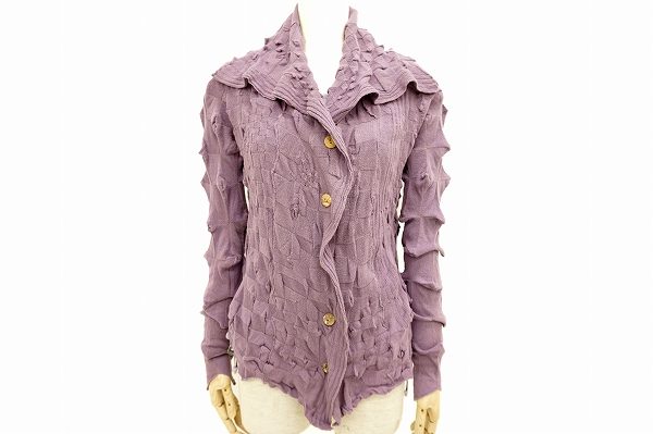 上質な糸より紡ぎ出されるエムアンドキョウコのニットアンサンブルを買取いたしました