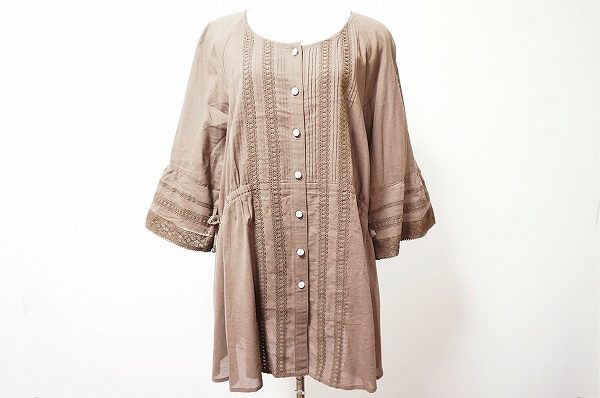 落ち着いた色味の着心地のよい、レリアンのチュニックを買取いたしました