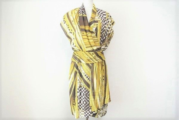 華やかかつ大人っぽいモダンさが素敵なタエアシダのワンピースを買取いたしました