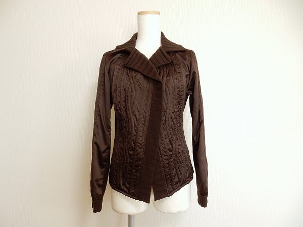 これからの肌寒い季節の大人女性ファッションに取り入れたい。ヒロコビスのブルゾンを買取いたしました