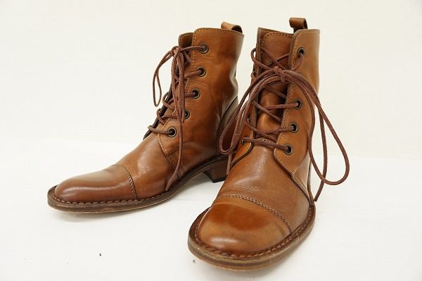 フォルムが足を綺麗に見せるヨシエイナバの編み上げブーツを買取いたしました