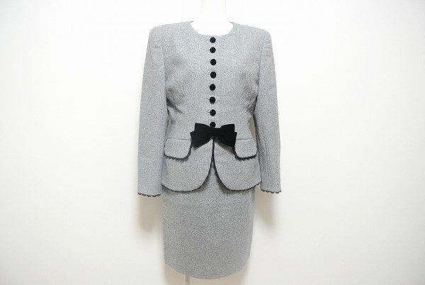 大人可愛いテイストもアクセント!コージワタナベのスーツを買取いたしました
