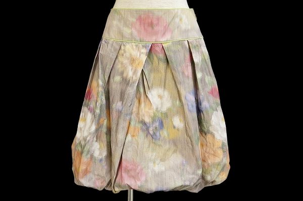 大人女子にも上品に可愛く着こなせる銀座マギーのバルーンスカートを買取いたしました