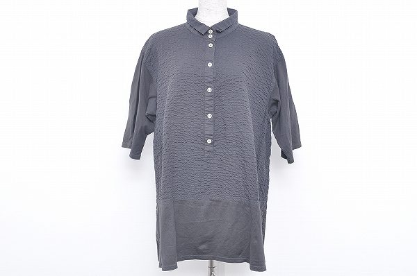 落ち着いた色味でコーディネートしやすいヤッコマリカルドのカットソーを買取いたしました