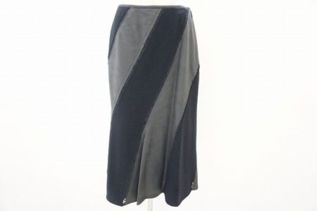 シックさのなかにユニークな表情を見せる銀座マギーのフレアスカートを買取いたしました