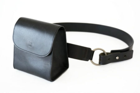 秋の行楽シーズンにもぴったり！ティービーセンソユニコのレザーウエストポーチ黒を買取いたしました