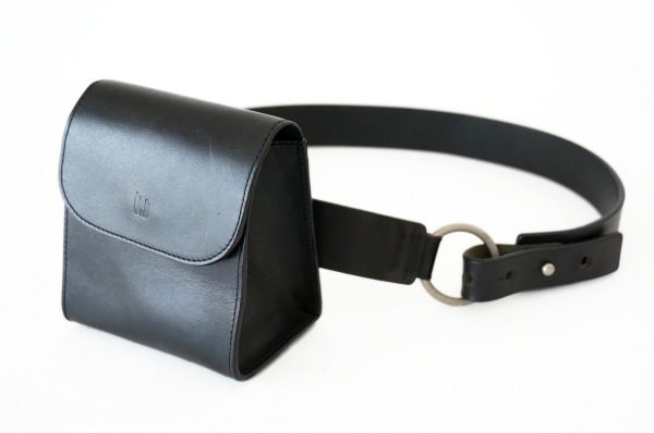 秋の行楽シーズンにもぴったり!ティービーセンソユニコのレザーウエストポーチ黒を買取いたしました
