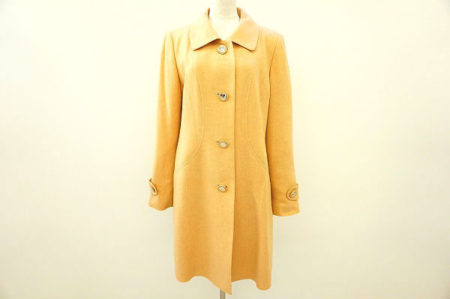 発色の美しいラピーヌブランシュのコートを買い取りさせていただきました