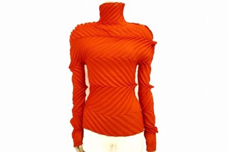 眩い赤色が映えるプリーツプリーズのカットソーを買い取りしました