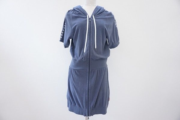 センソユニコのカジュアルなパーカーワンピースを買い取りました