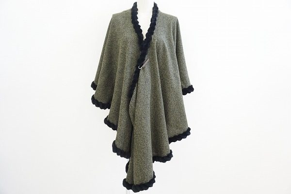 エレガントなシルエットに一目惚れ!ジュンアシダのポンチョを買取いたしました