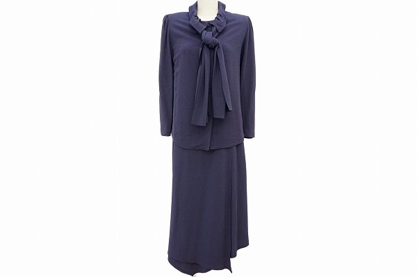 シックなデザインが素敵なシセンドウのストール付きセットアップを買い取りました