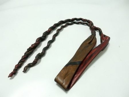 捻れたデザインがおしゃれなイッセイミヤケのネクタイを買い取りました