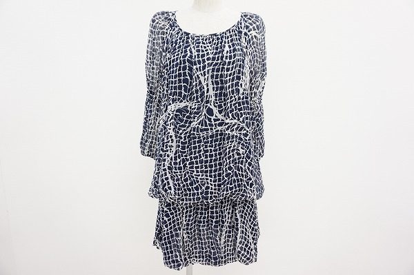 優しさや柔らかさを体感できるジュンアシダのシフォンワンピースを買取いたしました