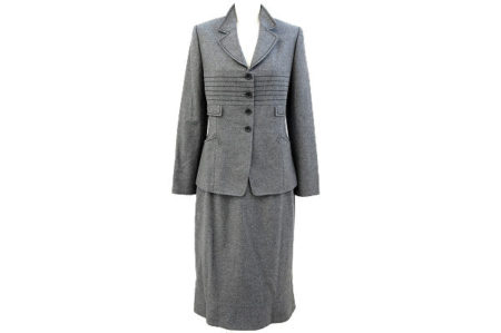 ベーシックなスーツでも自分らしさを表現できるジュンアシダのスカートスーツを買取いたしました