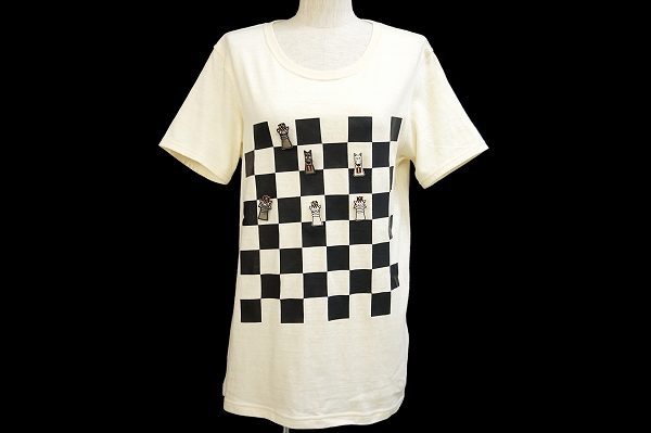 チェスのようなデザインが可愛いアルベロベロのTシャツを買い取りました