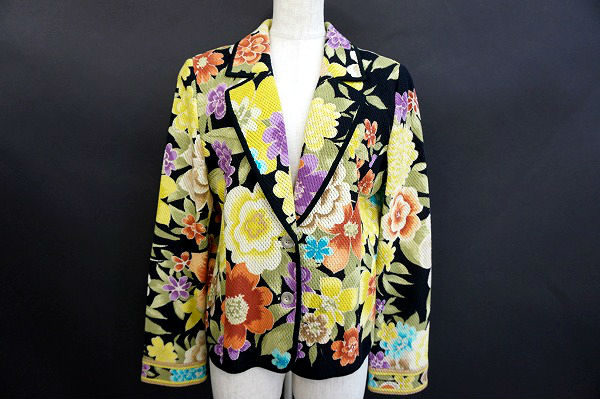 大判の花柄が美しいレオナールのジャケットを買い取りました