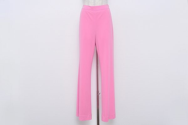 鮮やかなピンクが素敵なレオナールのパンツを買い取りました