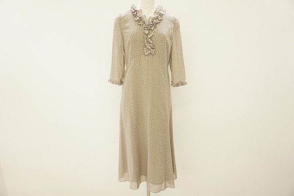 ワードーローブに一枚加えたいナチュラルで上品なレリアンのワンピースを買取いたしました