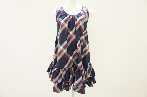 大胆なフリルデザインがエレガントに魅せる！バーバリーブルーレーベルのチュニックを買取いたしました