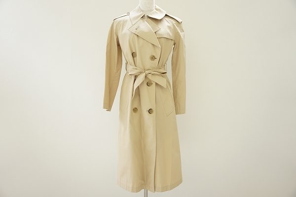 大人のエレガンスに必須!ヘルノのトレンチコートを買取いたしました