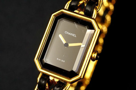 ブラック×ゴールドの高級感を感じて。シャネルの腕時計を買取いたしました