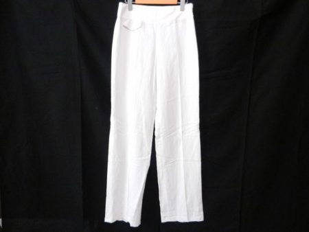 大人のラグジュアリー軽やかスタイルをつくる、アクリスのホワイトカラーパンツを買取いたしました