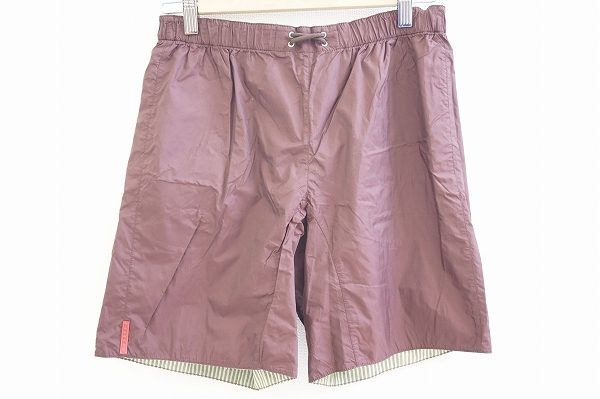 スポーツシーンからデイリーカジュアルにも楽しめる、プラダスポーツのハーフパンツを宅配買取いたしました