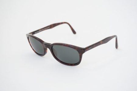 知的で優しい印象を与えるエンポリオアルマーニのサングラスを宅配買取いたしました