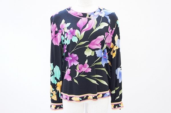 繊細で美しいプリントに目を奪われる、レオナールのカットソーを宅配買取いたしました