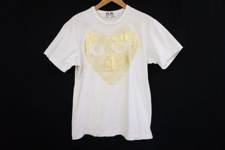 デザインに遊びのあるプレイ コムデギャルソンのTシャツを出張買取いたしました
