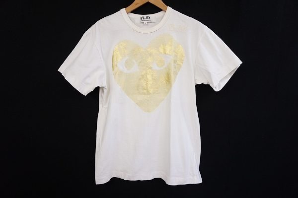 デザインに遊びのあるプレイ コムデギャルソンのTシャツを出張買取いたしました