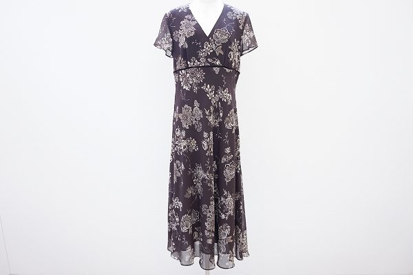 控え目でも花柄デザインが映える、ローラアシュレイのワンピースを店頭預かり買取致しました