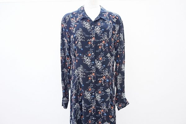 上品なオリジナル花柄プリントのローラアシュレイのワンピースを出張買取いたしました