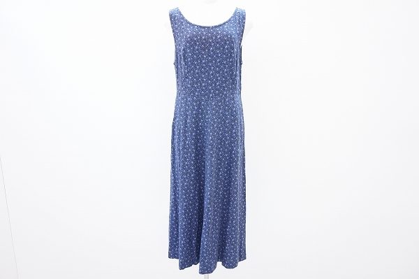 上品で落ち着いた大人柄、ローラアシュレイのワンピースを宅配買取いたしました