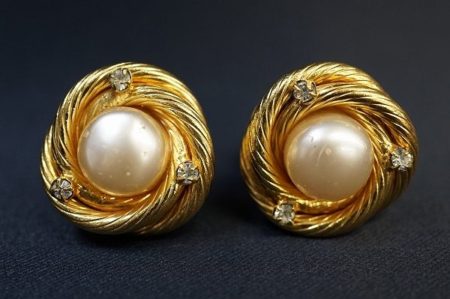 耳元でも個性を発揮！シャネルのイヤリングを宅配買取いたしました