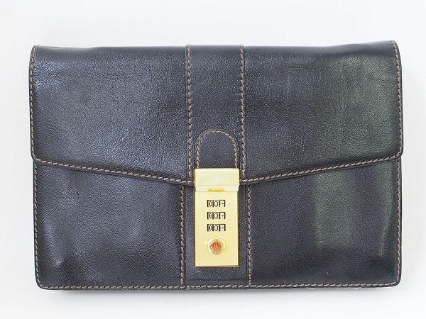 様々なシーンや用途で活躍！グッチのクラッチバッグを店頭預かり買取にて買取いたしました