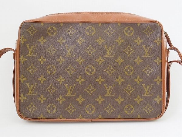 ユニセックスで使える便利なルイ・ヴィトンのショルダーバッグを出張買取いたしました