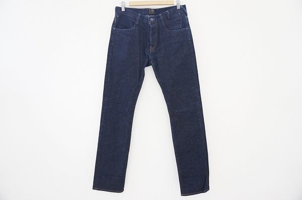 ベーシックアイテムでもスマートに魅せる、ポールスミスのジーンズを宅配買取いたしました
