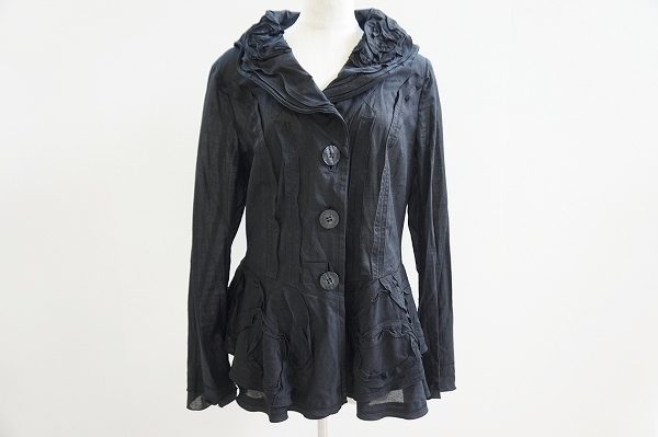 見とれてしまうような美しいデザイン、エイココンドウのジャケットを宅配買取いたしました