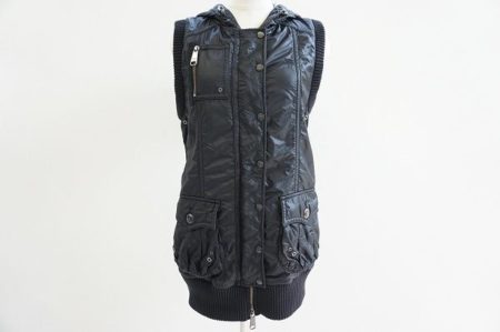 一枚羽織るだけでカッコよく決まる！バーバリーブルーレーベルのベストを宅配買取いたしました