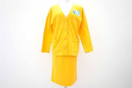 イヴ・サンローランのスカートスーツを店頭預かり買取いたしました