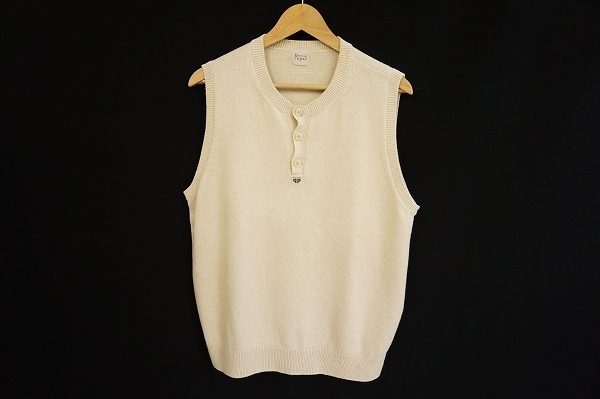 春から夏にかけての体温調節に便利！パパスの麻混ベストを宅配買取いたしました