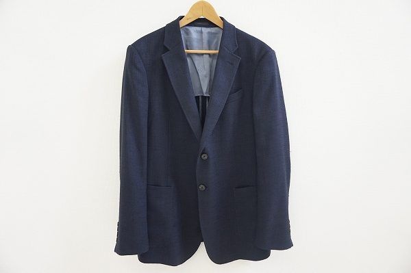 上質でエレガントな着こなしに合わせたい、アルマーニコレッツォーニのジャケットを宅配買取いたしました